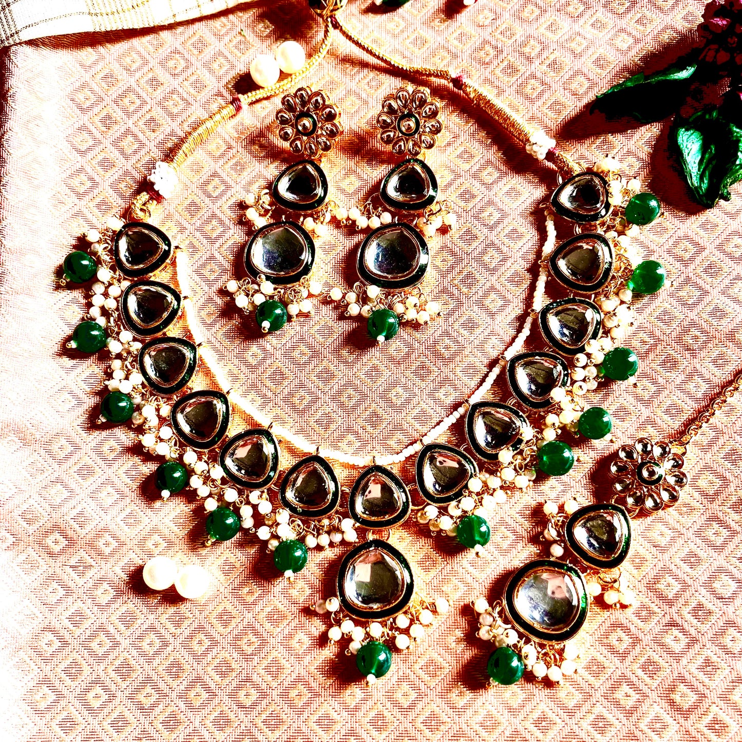 EMERALD ROOP NECKLACE SET