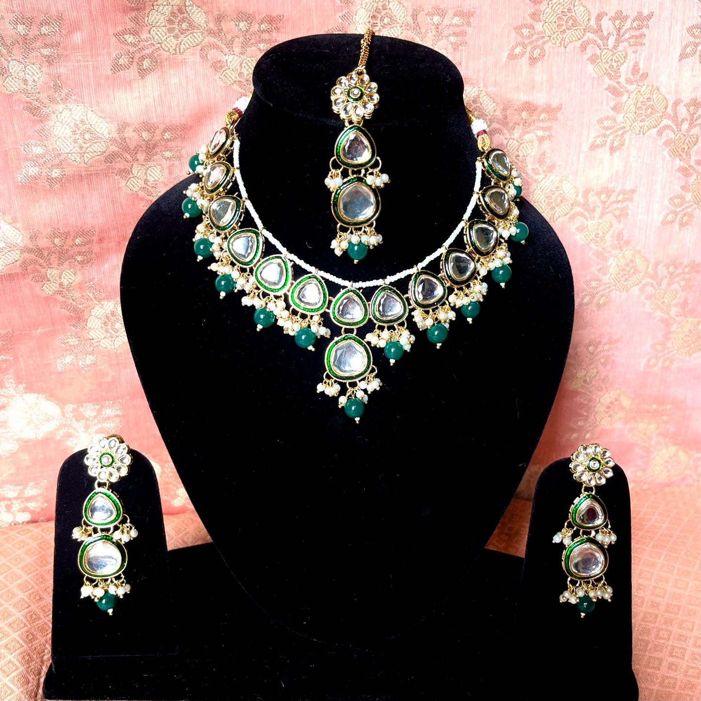 EMERALD ROOP NECKLACE SET