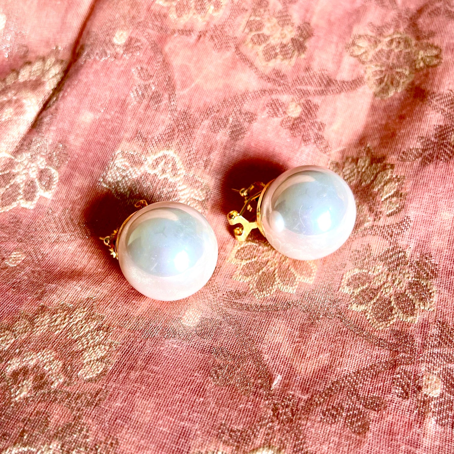 MOONSHINE PEARL STUDS