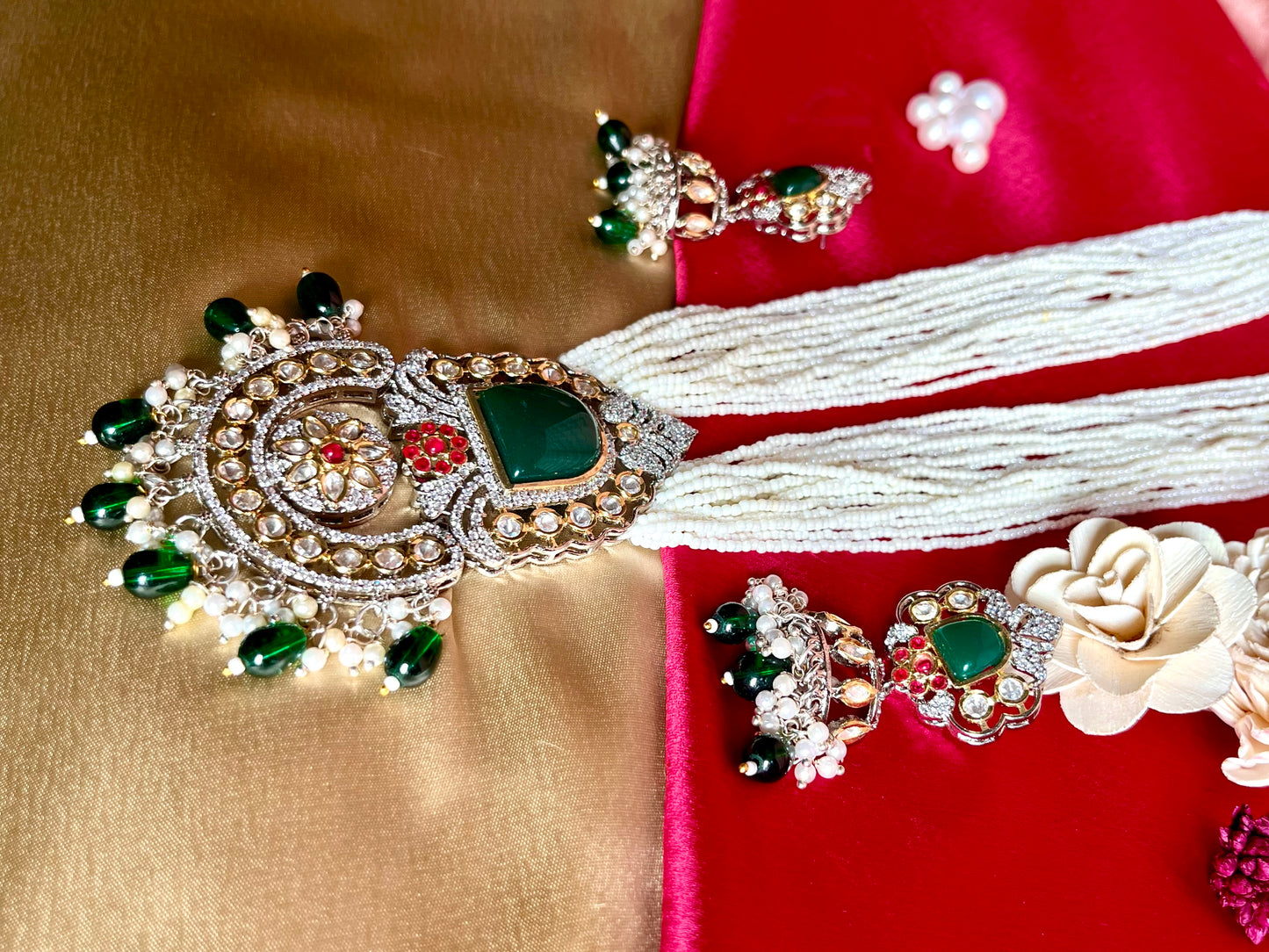 EMERALD SAANJ NECKLACE SET