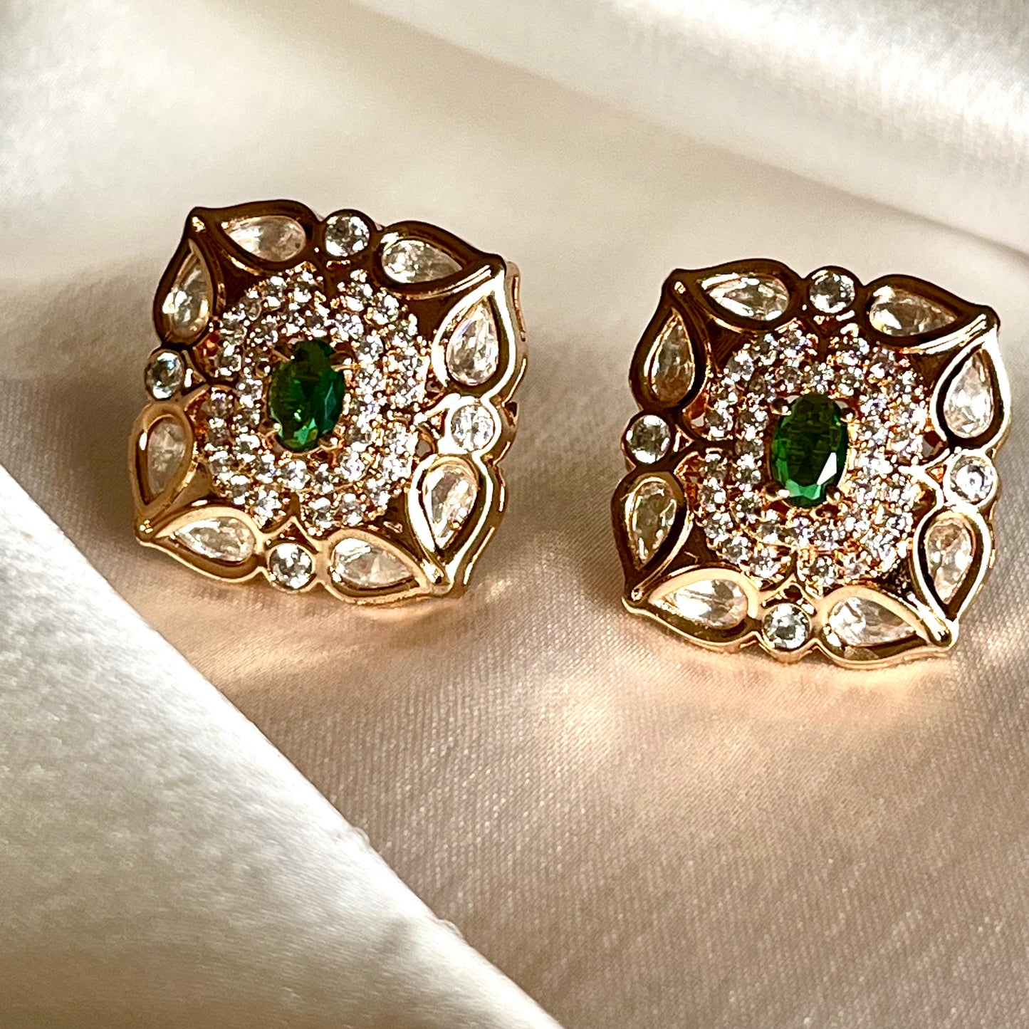 ROSEGOLD EMERALD STUDS