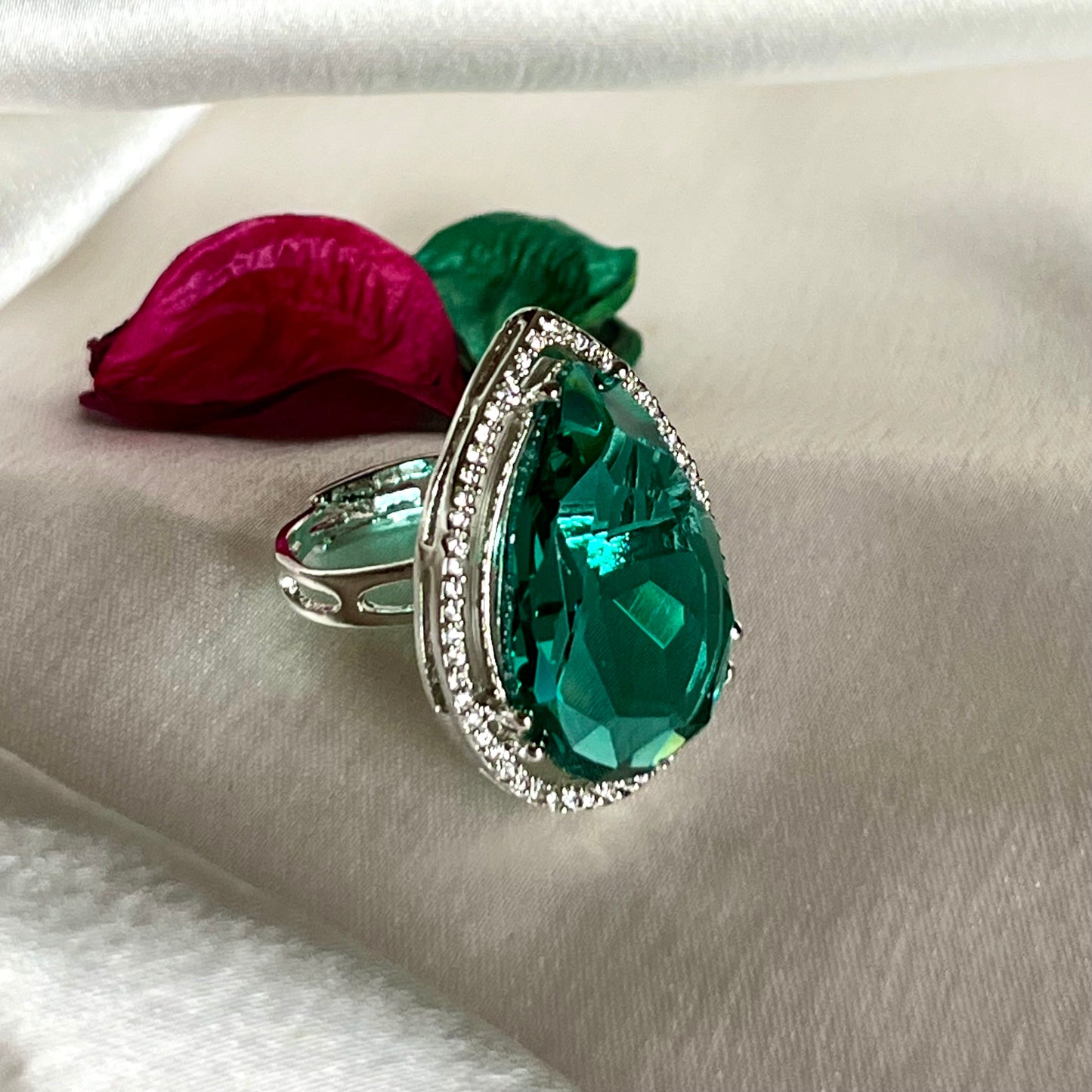 EMERALD BELLA ZIRCONIA RING