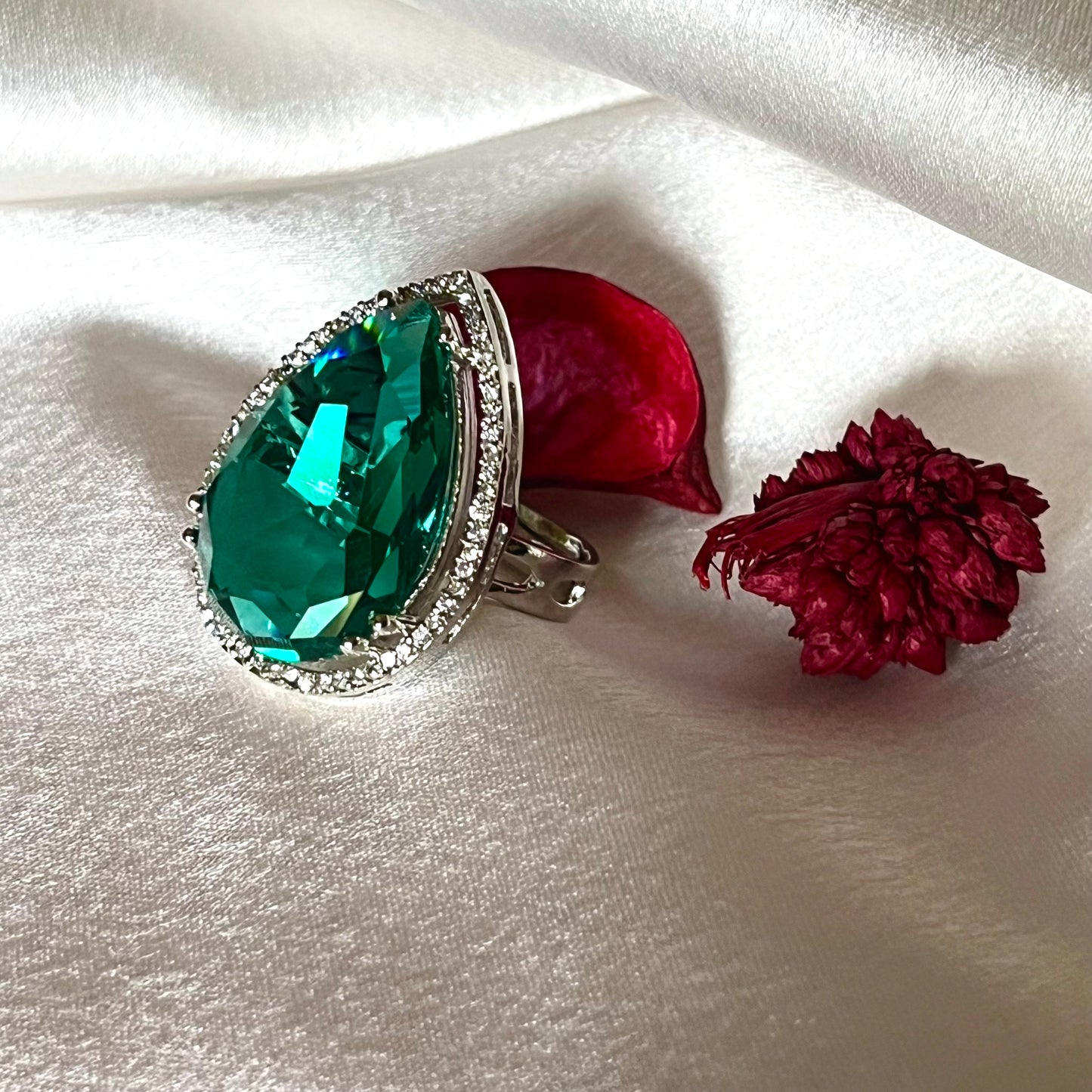 EMERALD BELLA ZIRCONIA RING