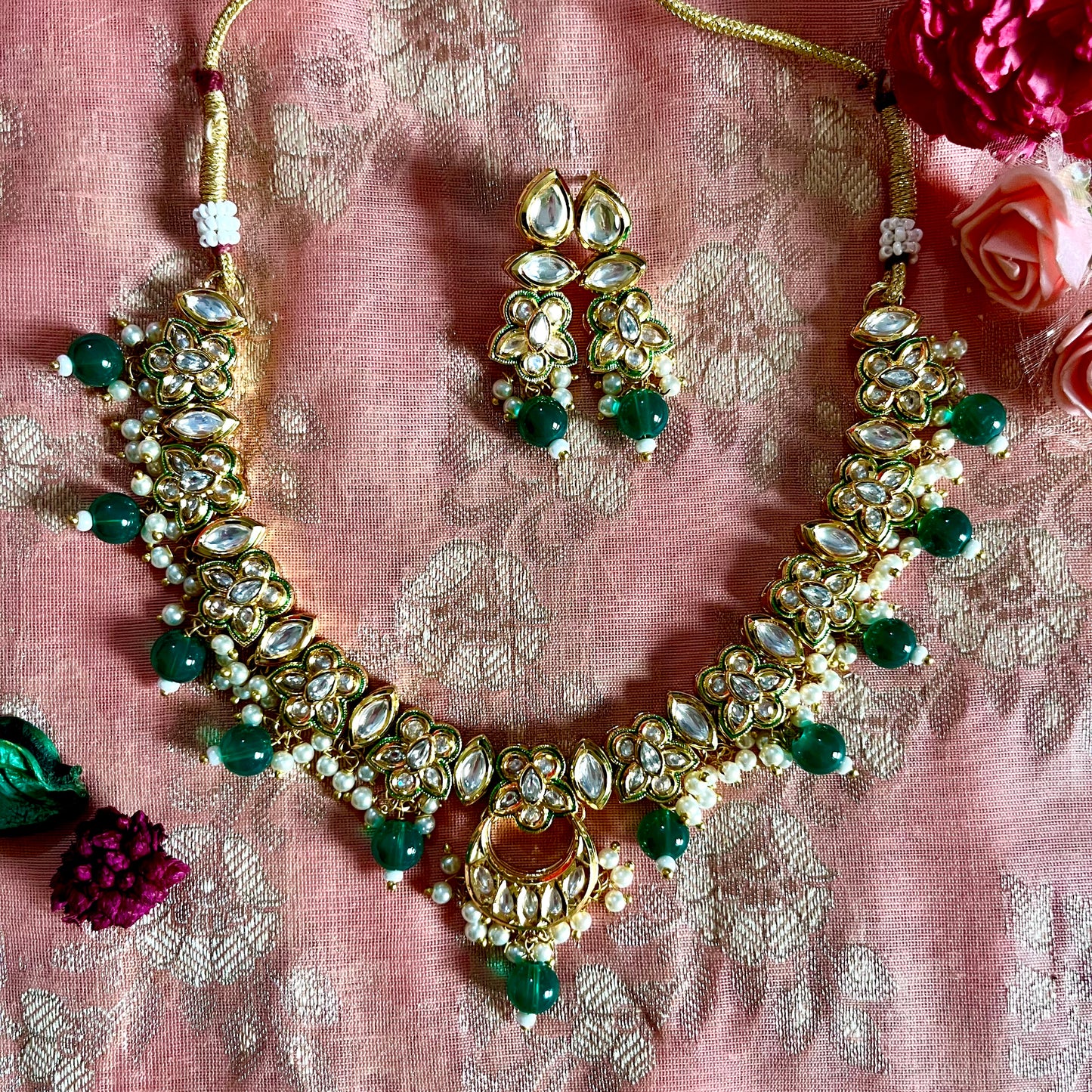 EMERALD VANIKA NECKLACE SET