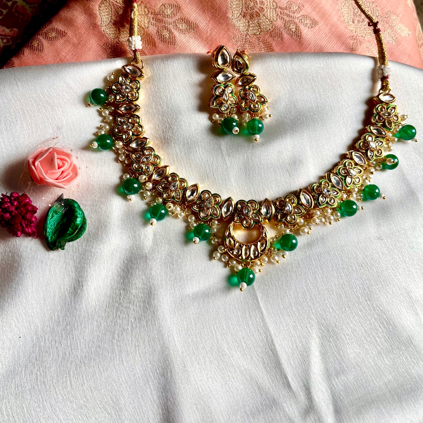 EMERALD VANIKA NECKLACE SET