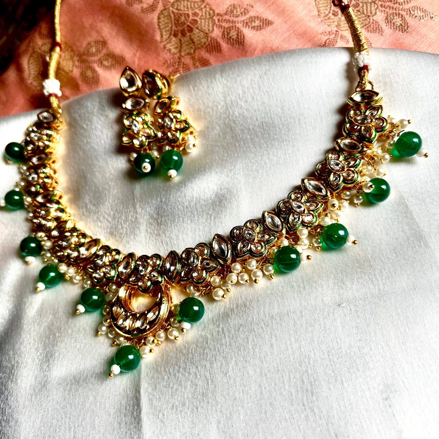 EMERALD VANIKA NECKLACE SET