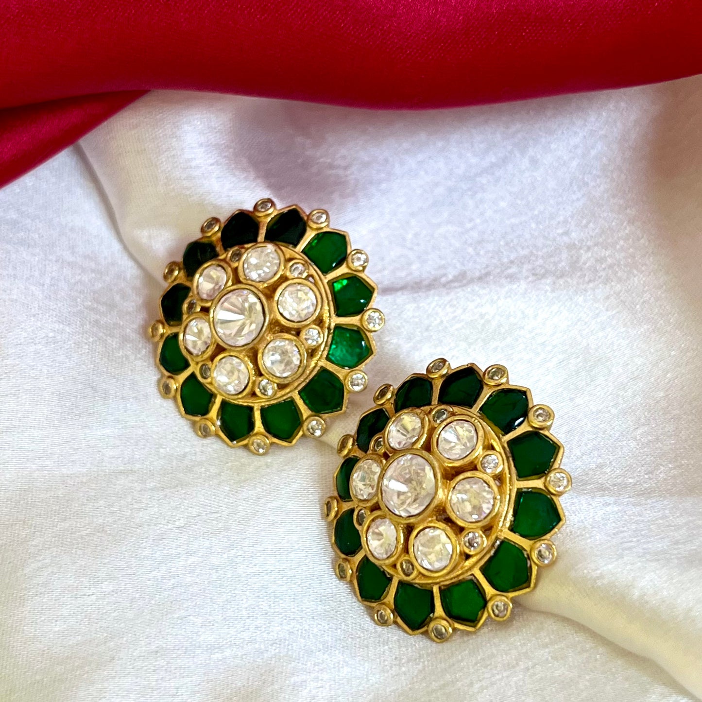 EMERALD PUSHP STUDS