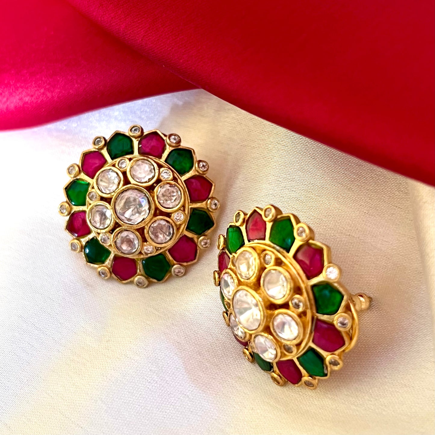 RANI EMERALD PUSHP STUDS