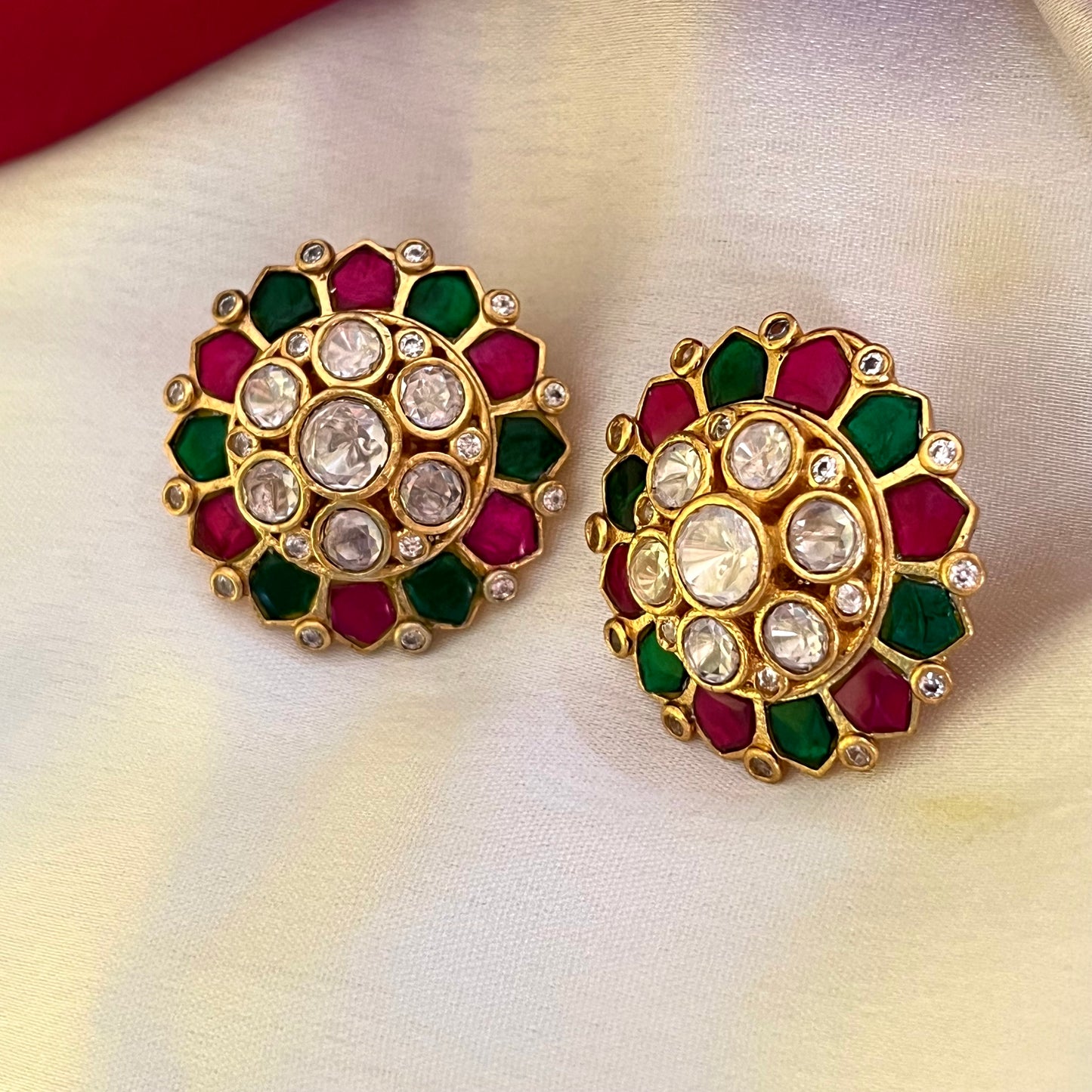 RANI EMERALD PUSHP STUDS