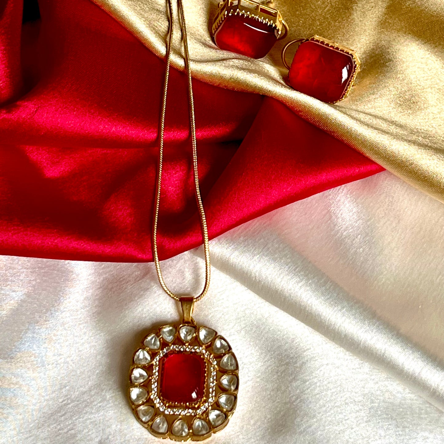 RUBY MAAHI PENDANT SET