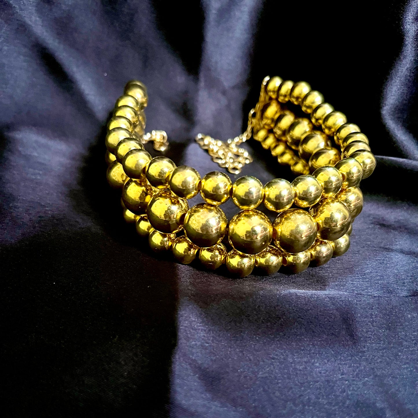 GOLD BEAD NECKPIECE