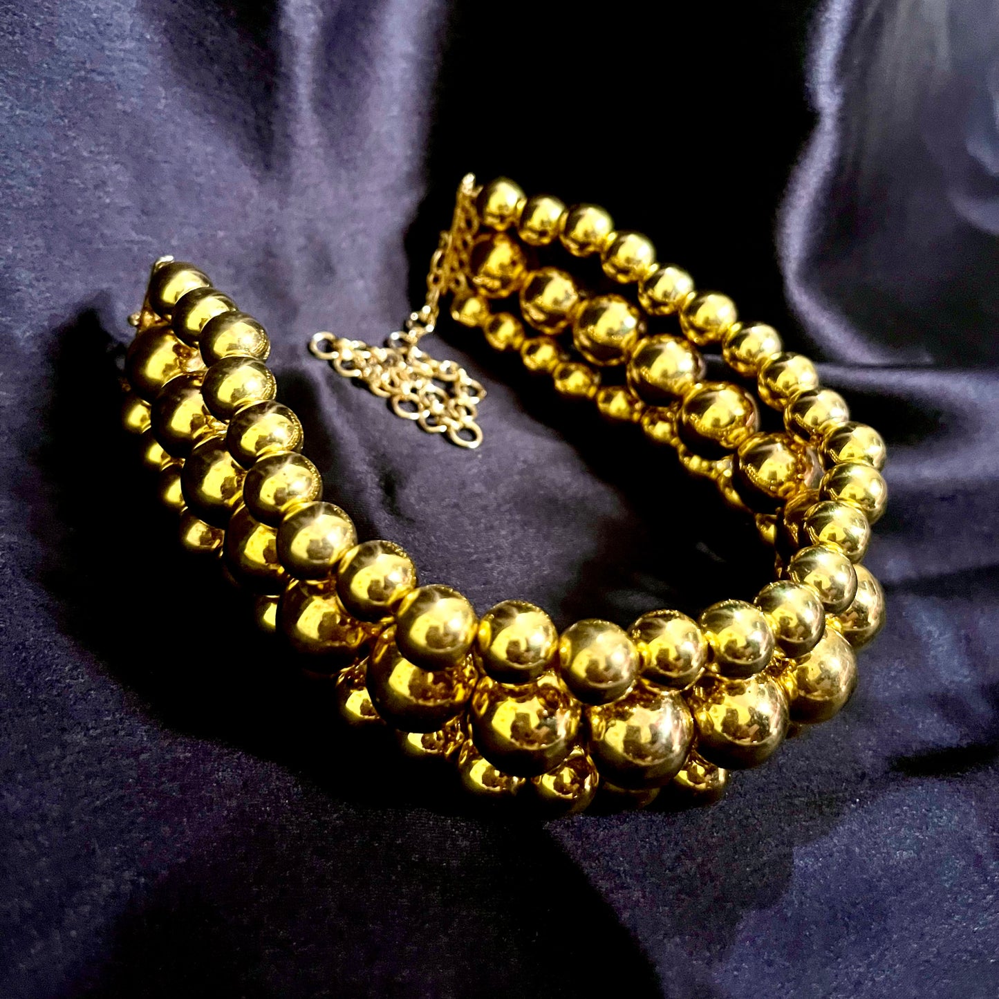 GOLD BEAD NECKPIECE