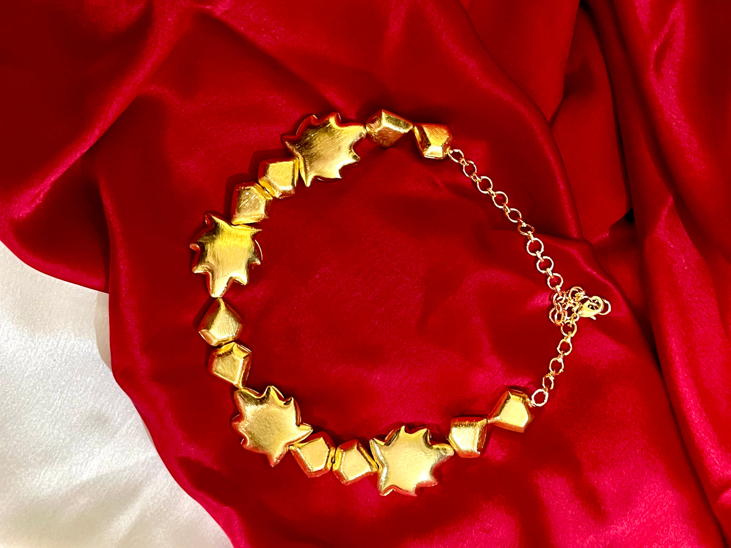 GOLD CHINAR NECKPIECE