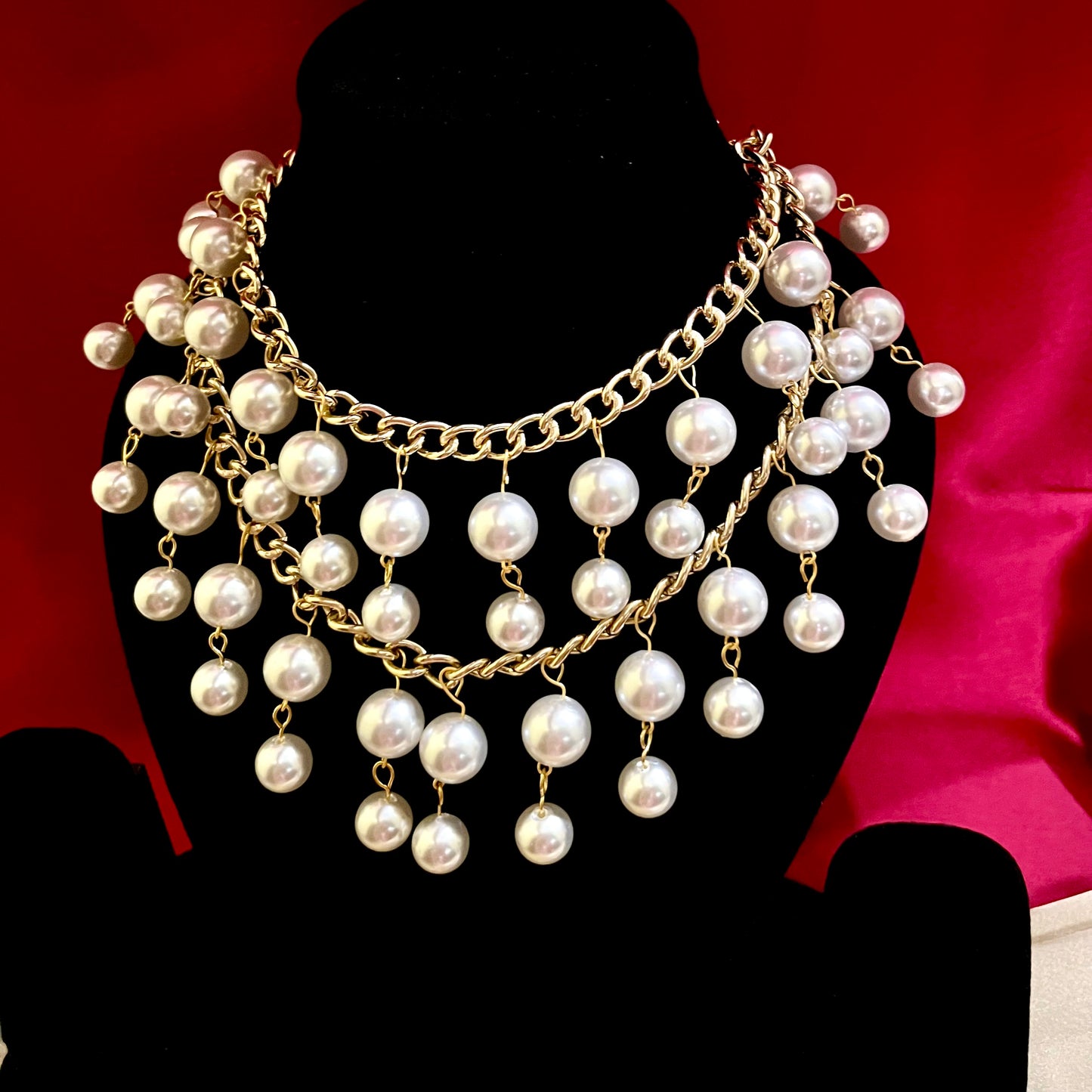 PEARL GRACE NECKPIECE