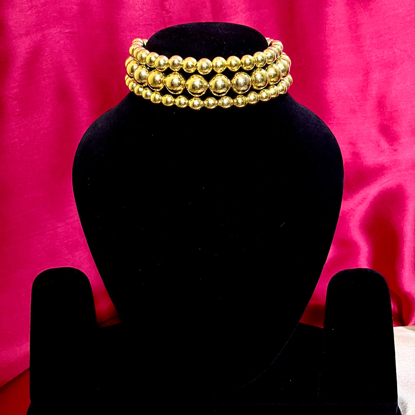 GOLD BEAD NECKPIECE