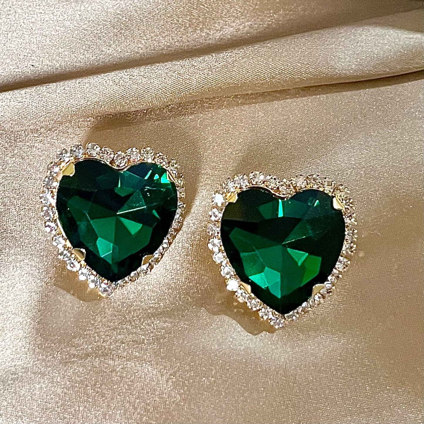 FIONA HEART STUDS