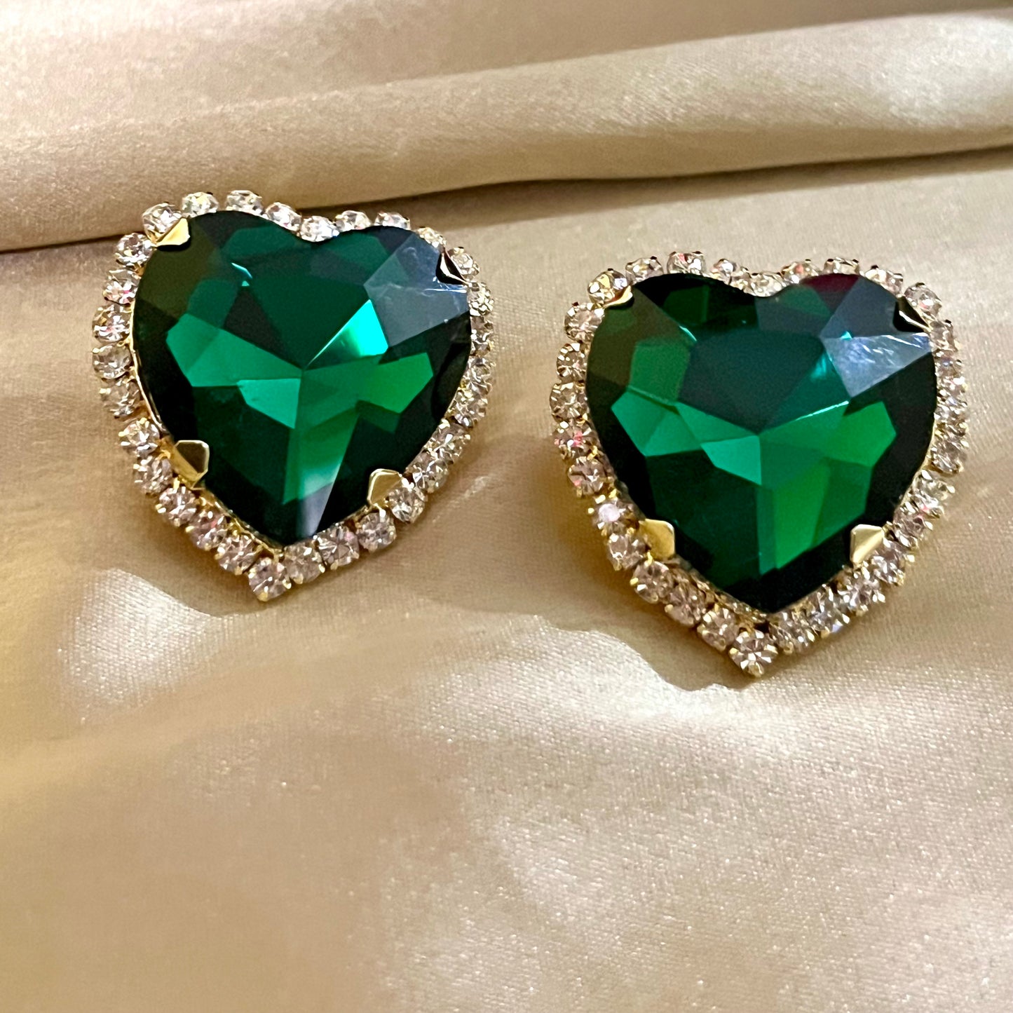 FIONA HEART STUDS