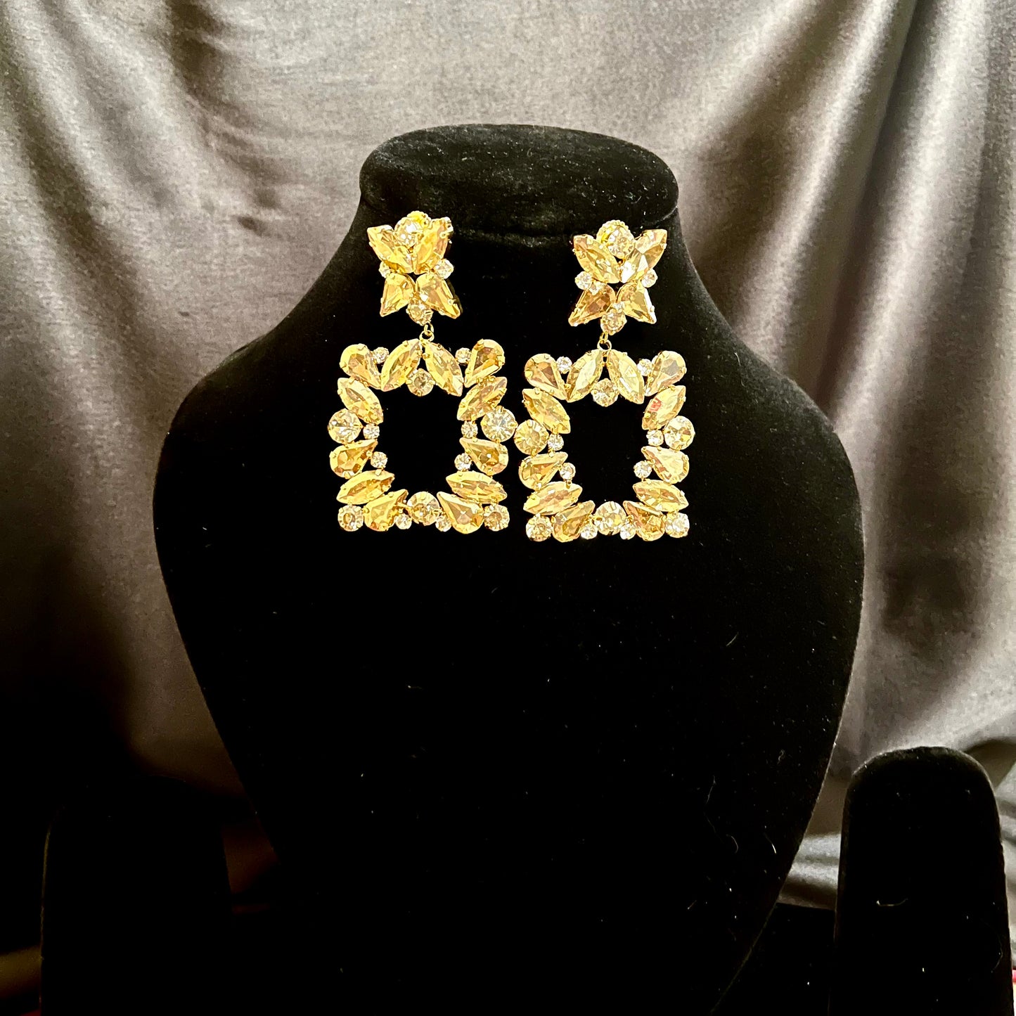 GOLD CHAMPAGNE EARRINGS