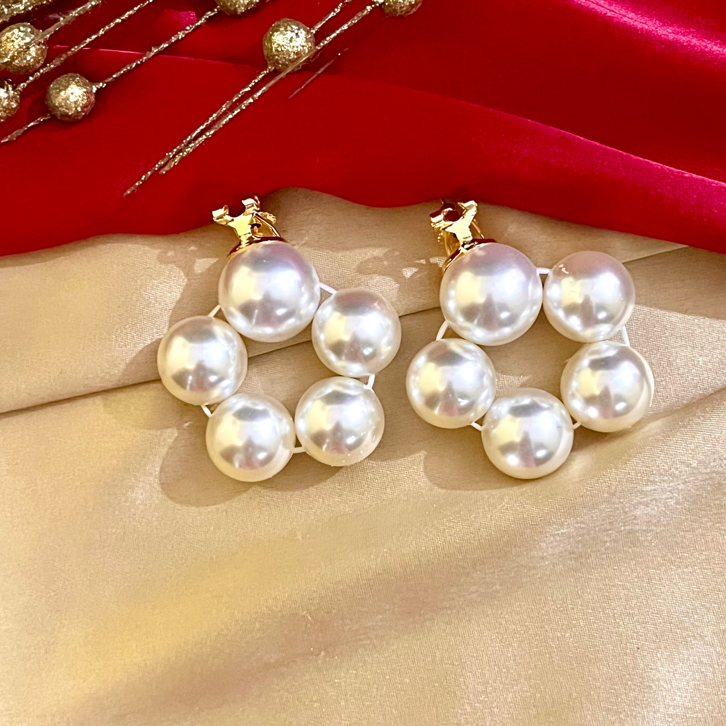 PEARL ESSENCE STUDS