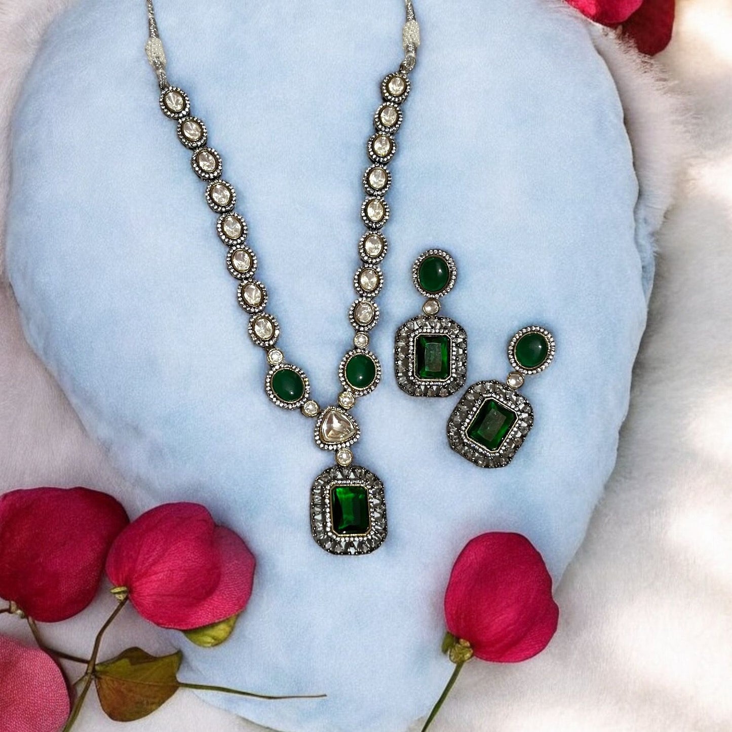 EMERALD AURA NECKLACE SET