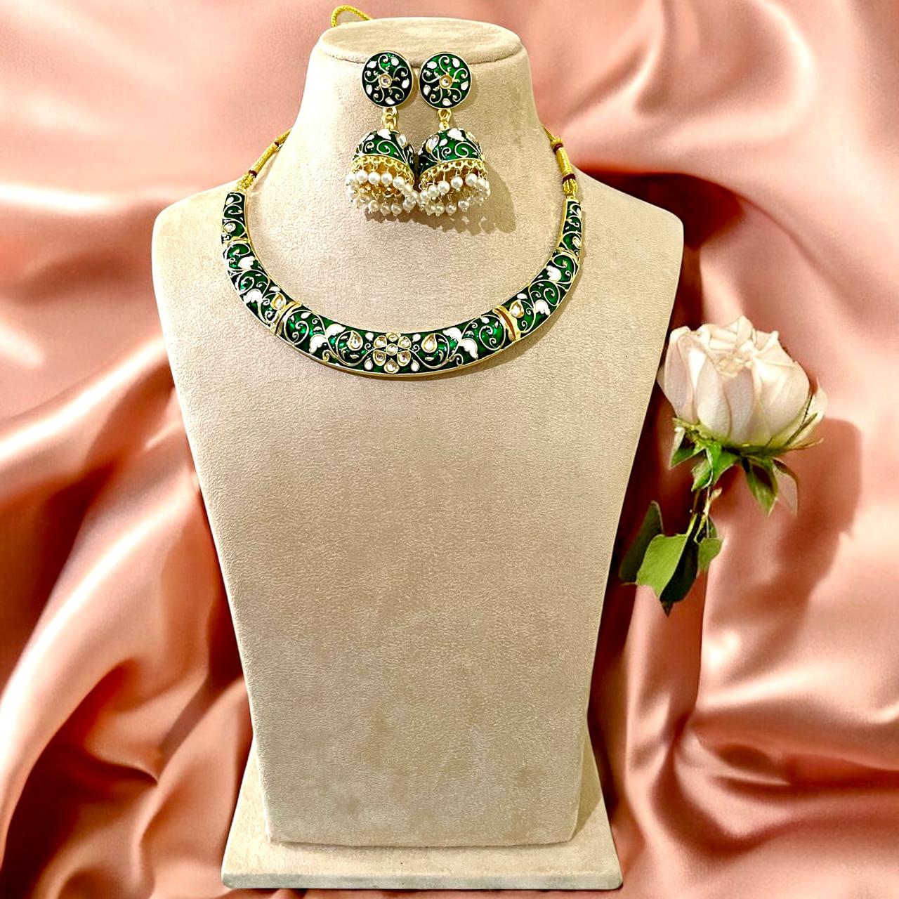 EMERALD SUNDARI HASLI NECKLACE SET