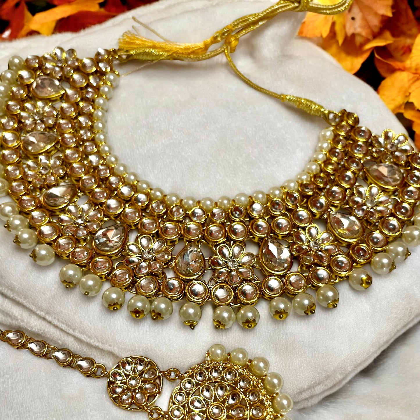 IVORY KISHNA NECKLACE SET