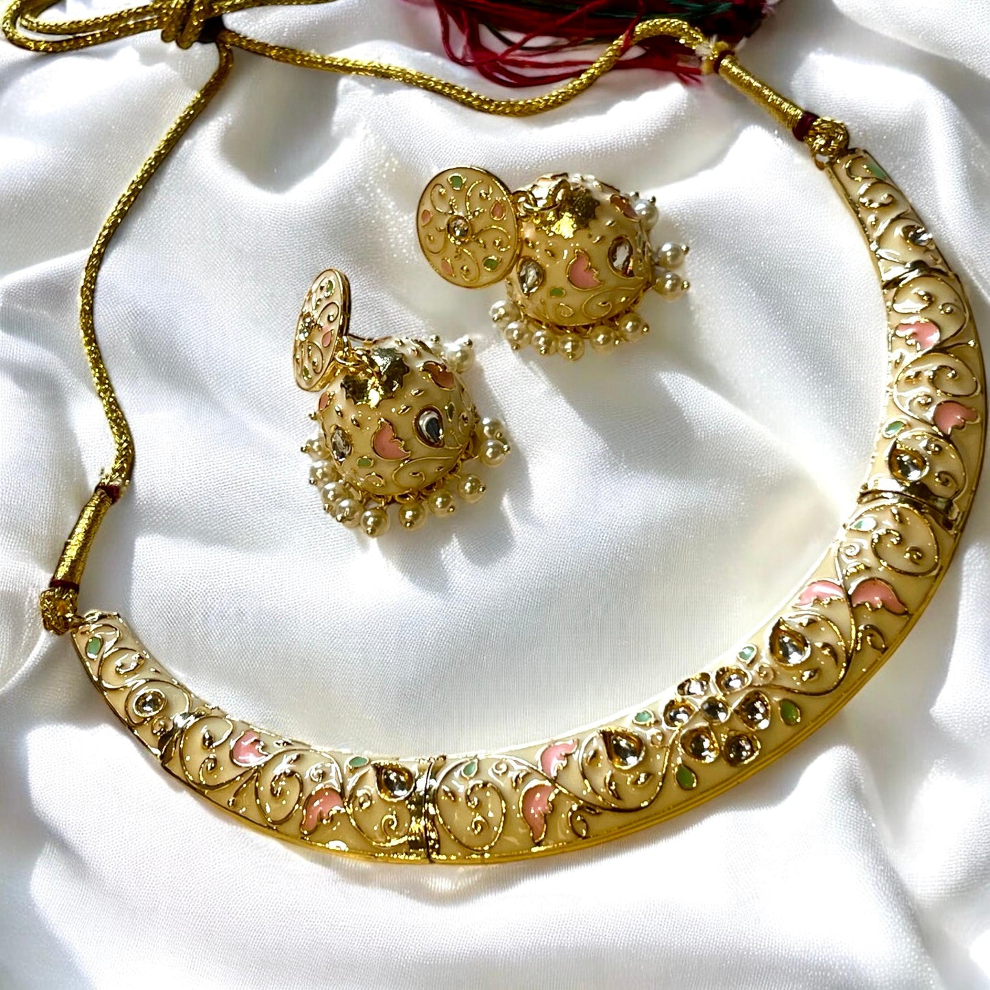 IVORY SUNDARI HASLI NECKLACE SET