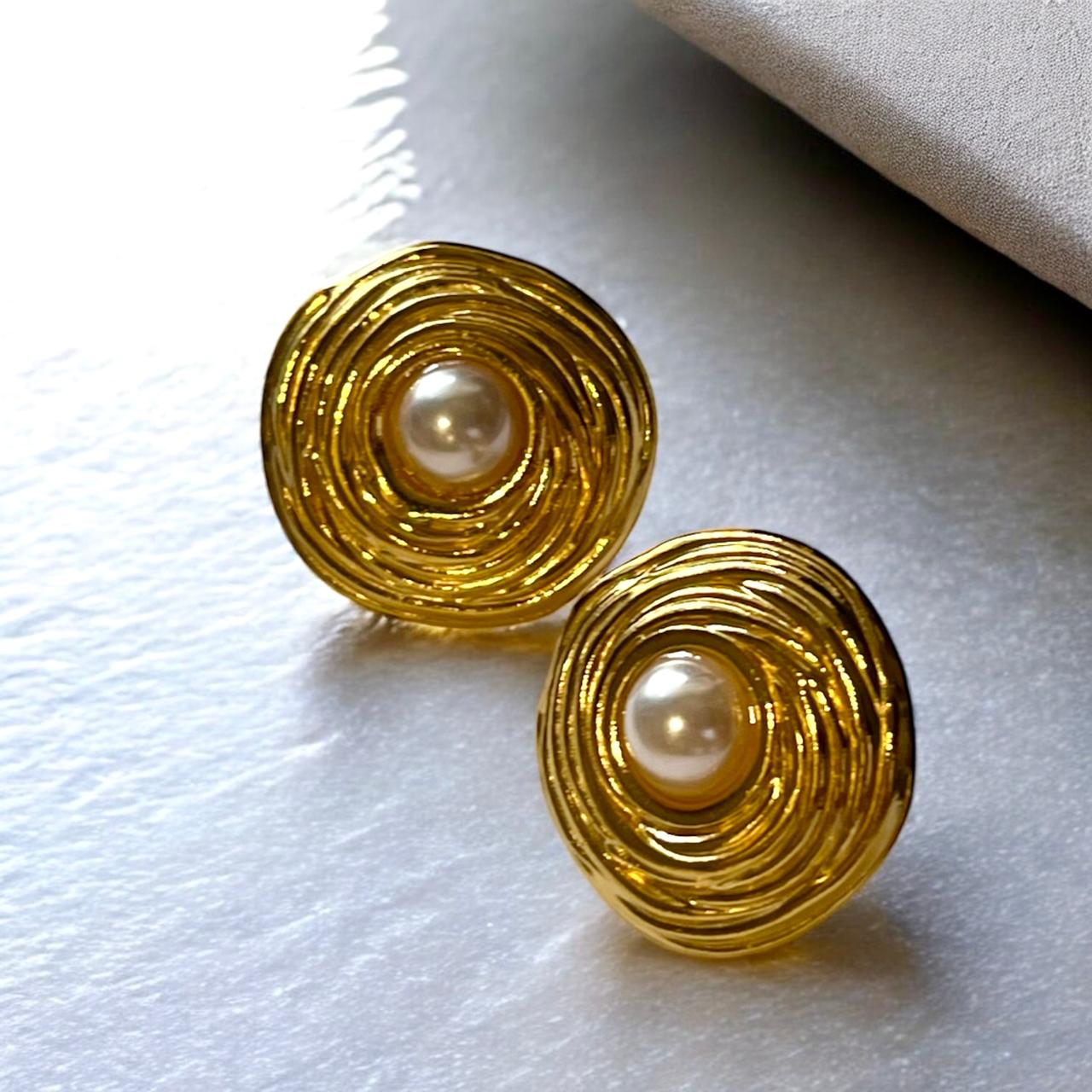 GOLD WIRED PEARL STUDS