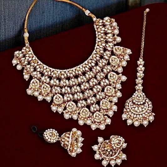 IVORY ARYA NECKLACE SET