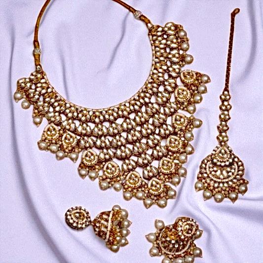 IVORY ARYA NECKLACE SET