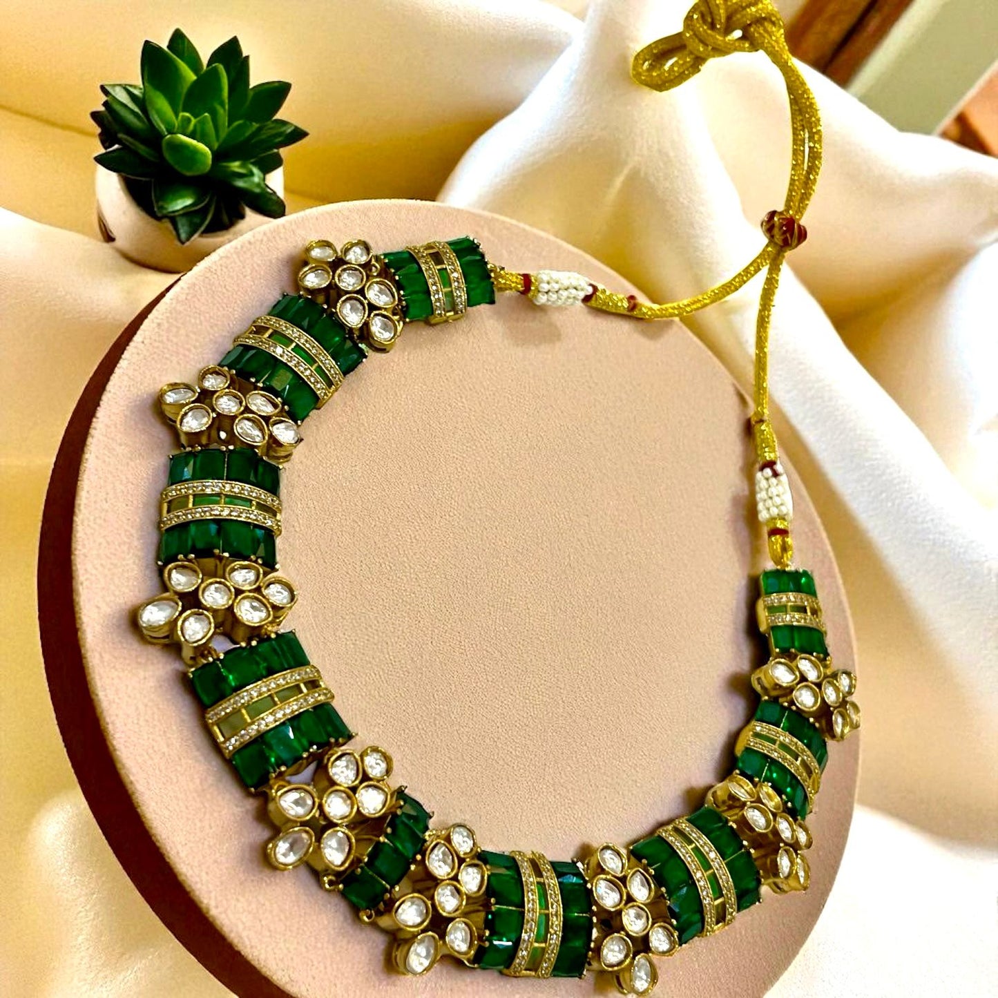 EMERALD SITAARA NECKLACE SET