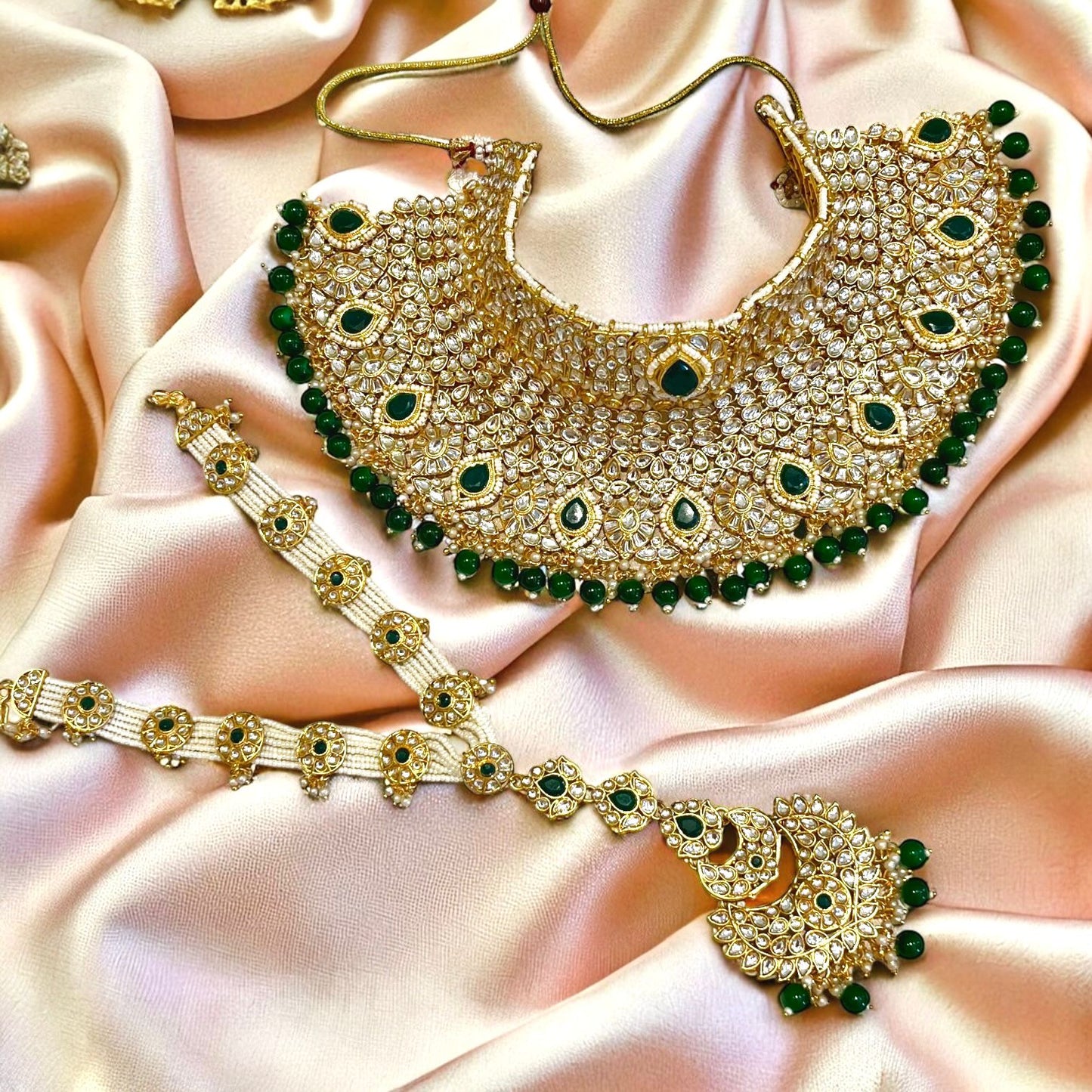 EMERALD KOHINOOR NECKLACE SET