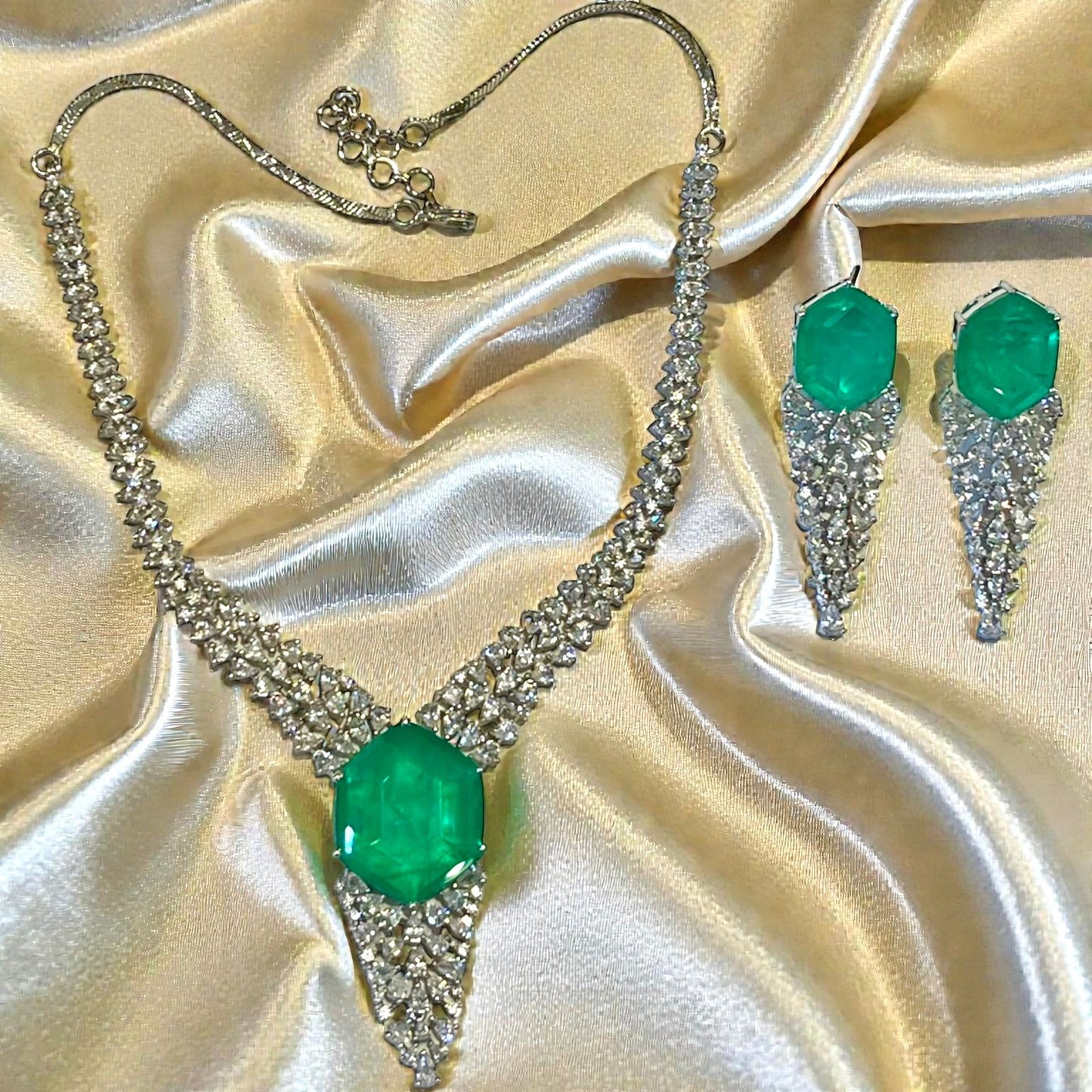 TURQUOISE CELESTIA NECKLACE SET