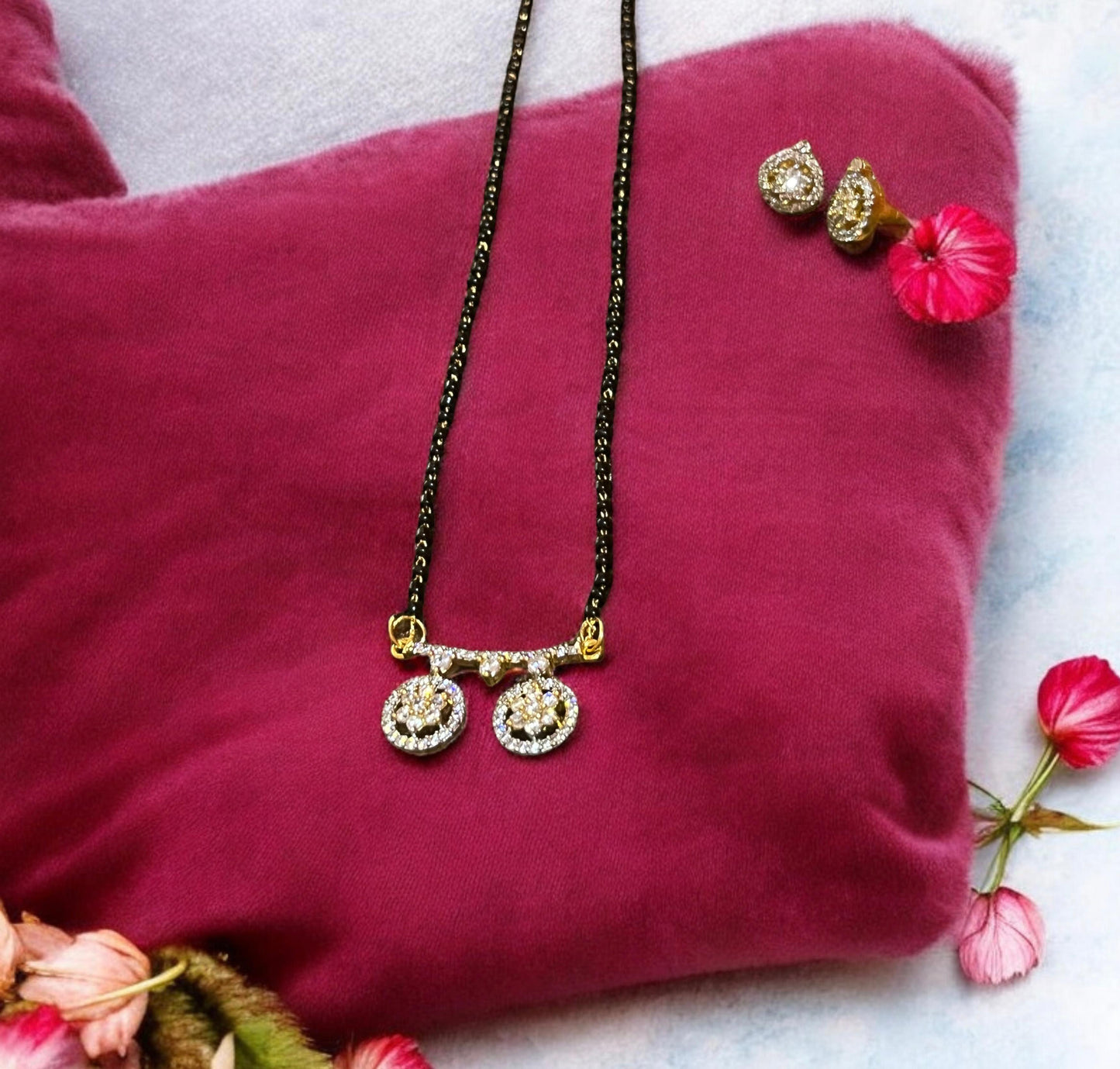 GOLDEN SAANVI MANGALSUTRA SET