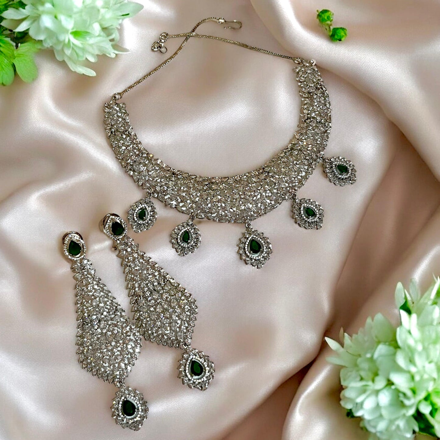 EMERALD MANYA NECKLACE SET